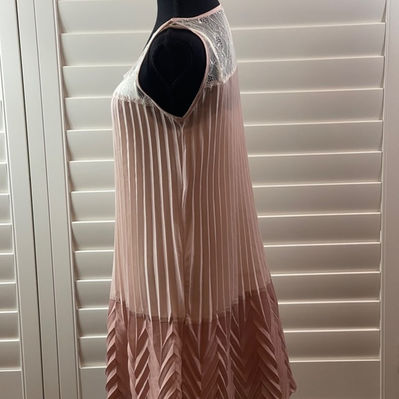 Hem and Thread Dress - Picture 3 of 3